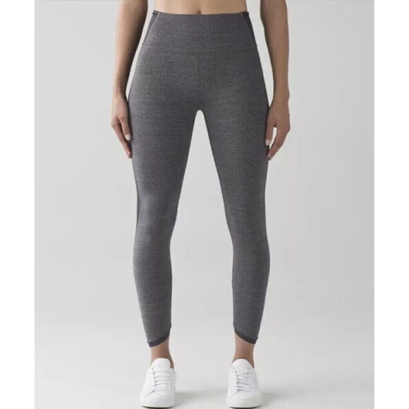 Lululemon Featherlight Tight 7/8 Leggings Size 4 Athletic Workout Athleisure Run - Picture 1 of 3